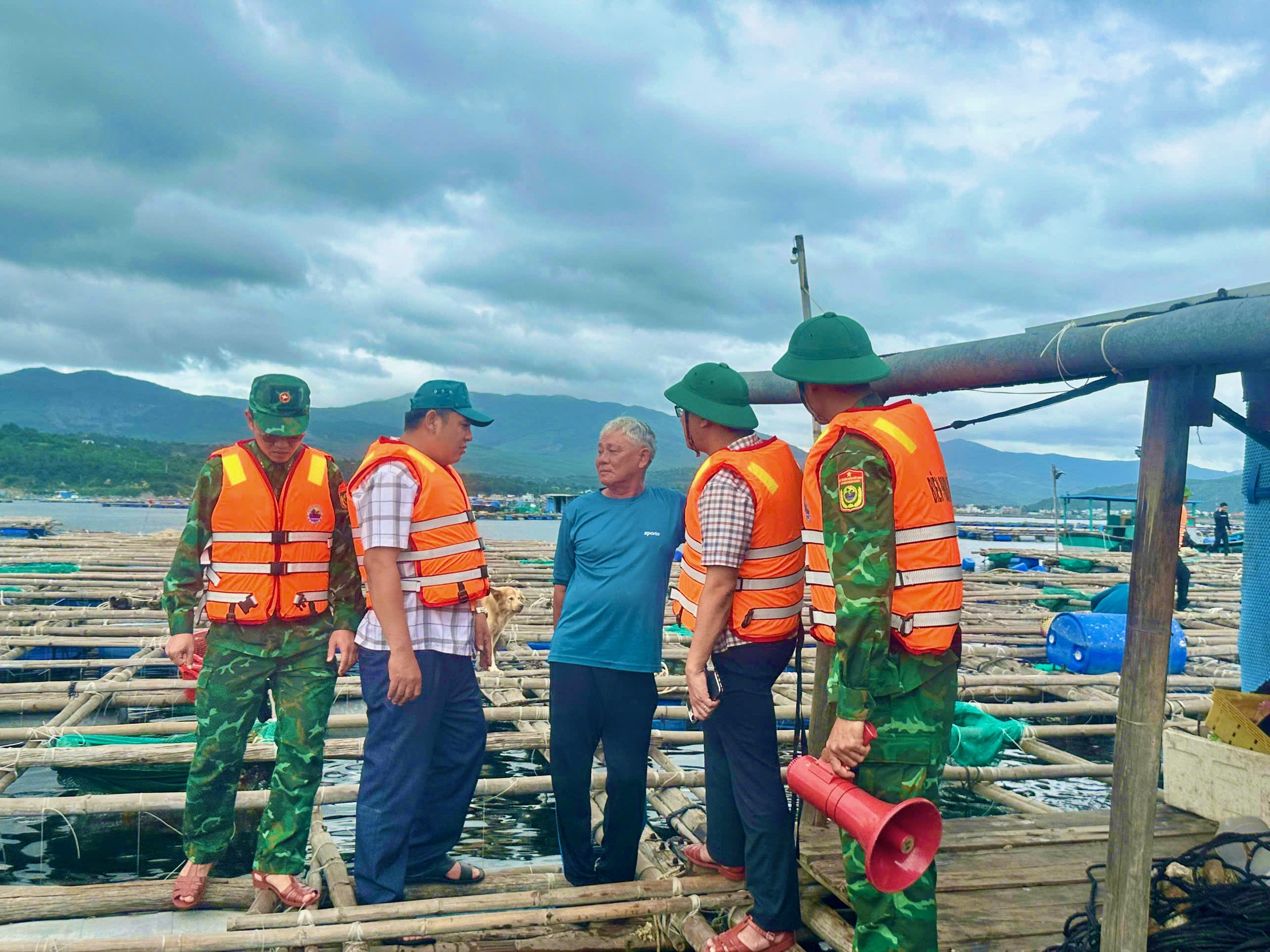 Đắk Lắk yêu cầu hạ khẩn cấp cẩu công trình trước bão Kalmaegi - Ảnh 3.