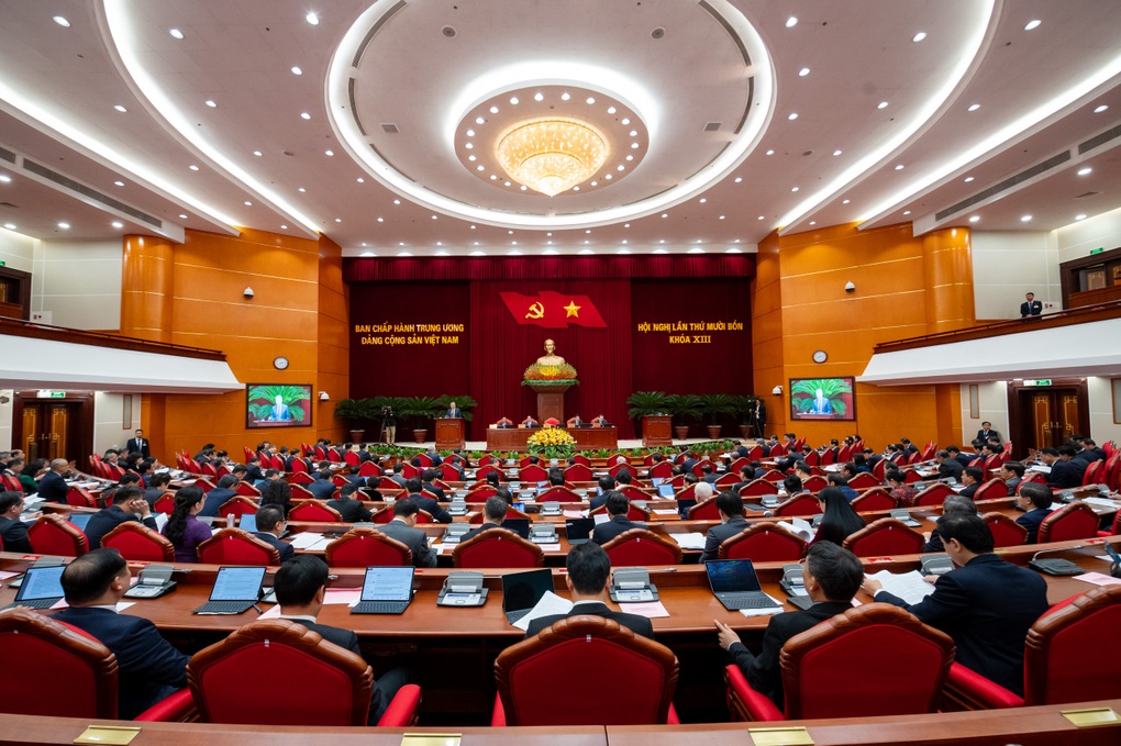 Trung ương cho ý kiến về số lượng và lựa chọn nhân sự Bộ Chính trị khóa mới - 2