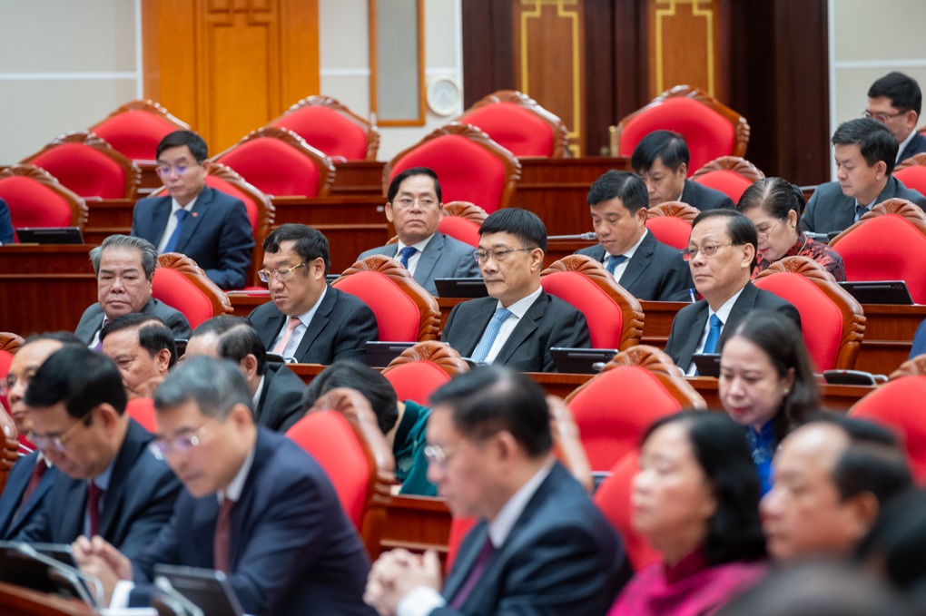 Trung ương cho ý kiến về số lượng và lựa chọn nhân sự Bộ Chính trị khóa mới - 3