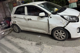 Tài xế xe tải gây tai nạn liên hoàn trên đường ở Hà Nội rồi bỏ chạy