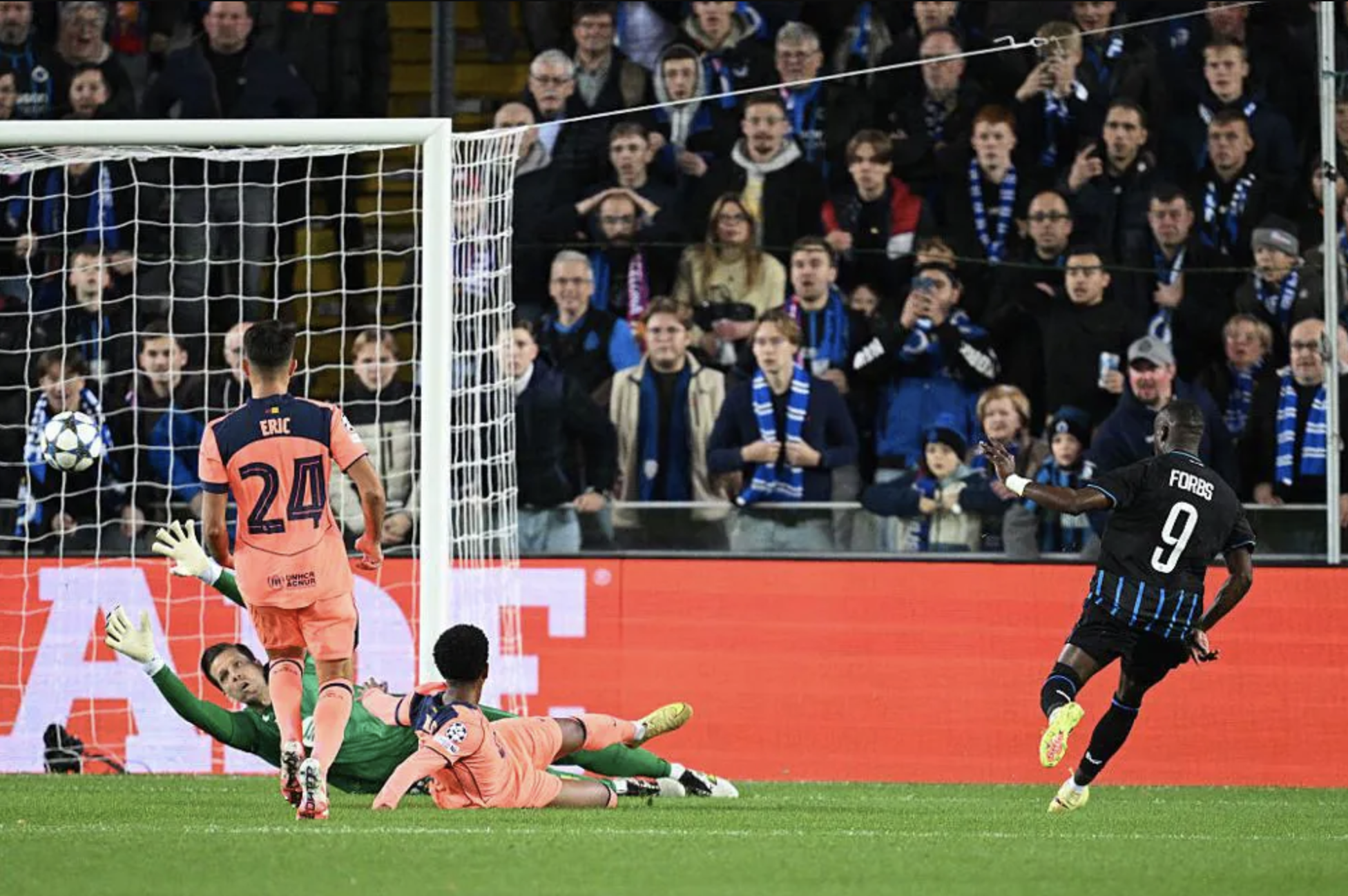 Champions League: Barcelona hòa thót tim, VAR tước chiến thắng Club Brugge - Ảnh 6.