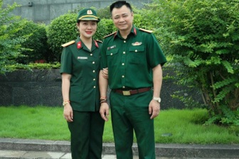 NSND Tự Long nói về vợ trẻ: “Cô ấy chịu đựng tôi nhiều"