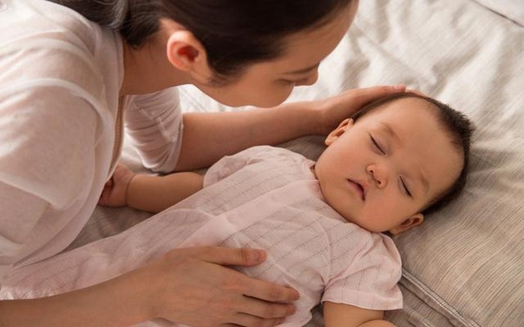 Loạt phản xạ cực đáng yêu ở trẻ sơ sinh cha mẹ sẽ tiếc nuối nếu bỏ lỡ - 4