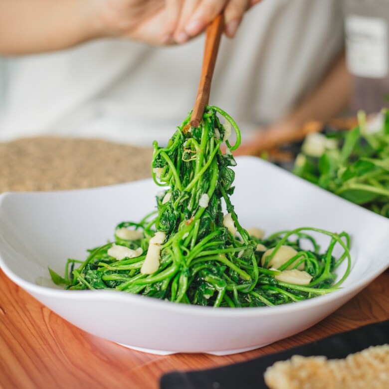 Loại rau xưa bị coi là "rác" nay thành đặc sản chị em thành phố lùng mua, 120.000đ/kg bán vẫn "đắt như tôm tươi" 3 Loại rau xưa bị coi là amp;#34;rácamp;#34; nay thành đặc sản chị em thành phố lùng mua, 120.000đ/kg bán vẫn amp;#34;đắt như tôm tươiamp;#34; - 3