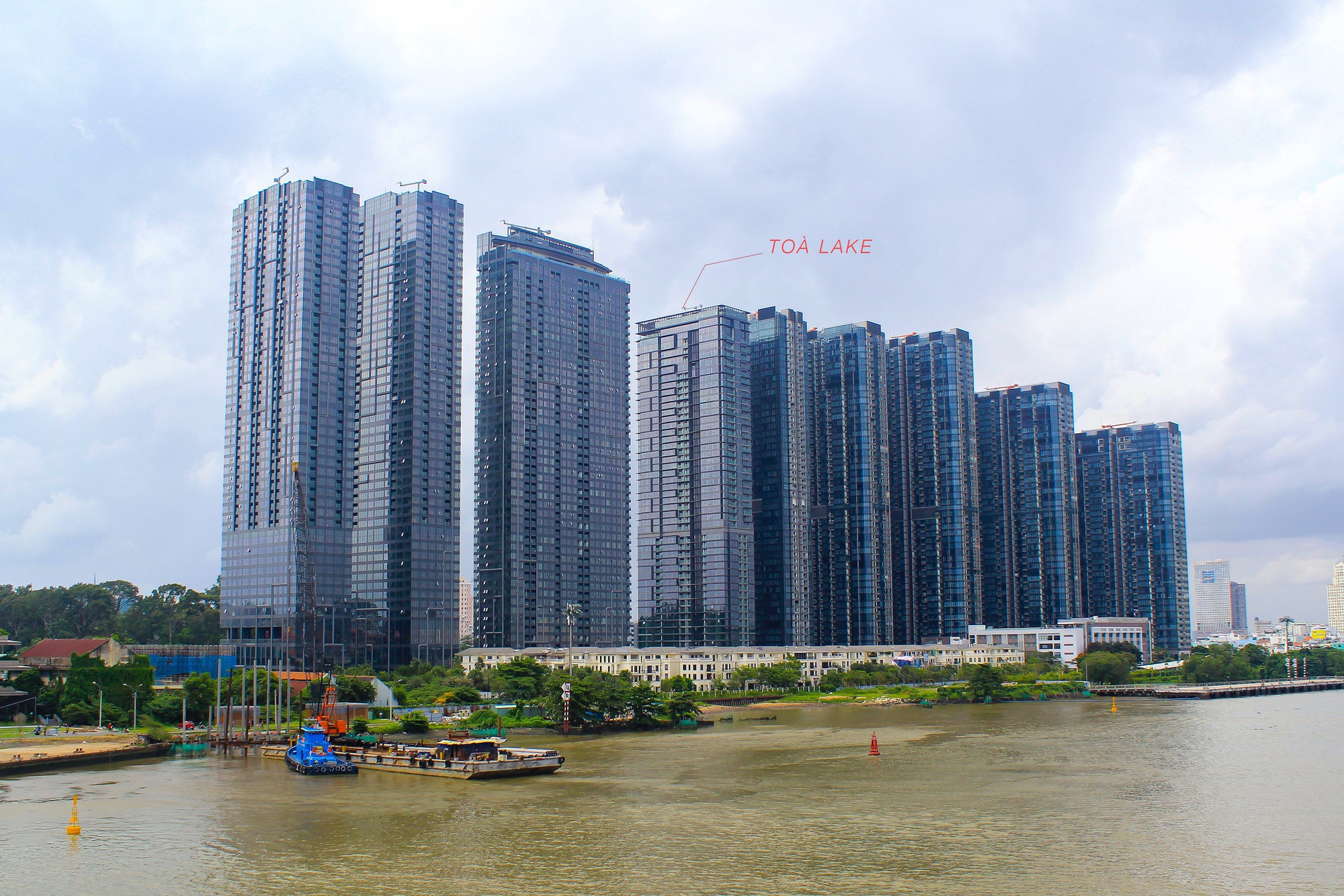 Bất động sản của các nghệ sĩ Việt: Hà Anh Tuấn có duplex trăm tỷ, Đặng Thu Thảo ở biệt thự quận 1, Lý Nhã Kỳ sở hữu cả một lâu đài- Ảnh 3.