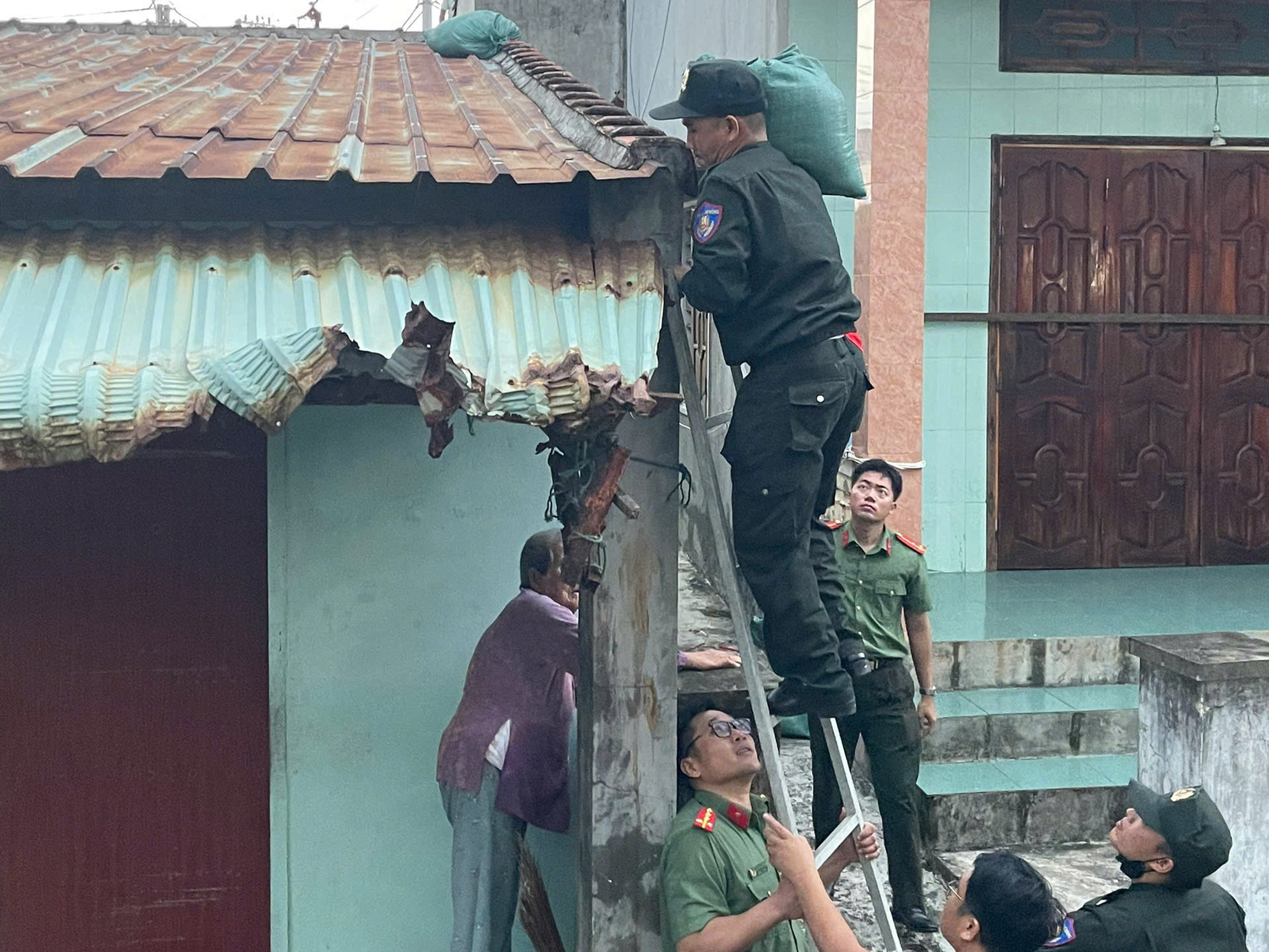 Bão Kalmaegi giật cấp 15, Gia Lai kích hoạt phương án ứng phó cao nhất - Ảnh 3.