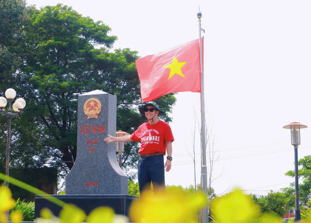 Các chuyên gia, doanh nghiệp cho rằng cần phát triển cột mốc chủ quyền thành điểm đến du lịch. Ảnh: TT.