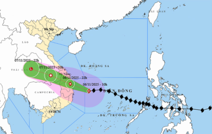 Dự báo đường đi và khu vực ảnh hưởng của bão, lúc 10h hôm nay. Ảnh: NCHMF