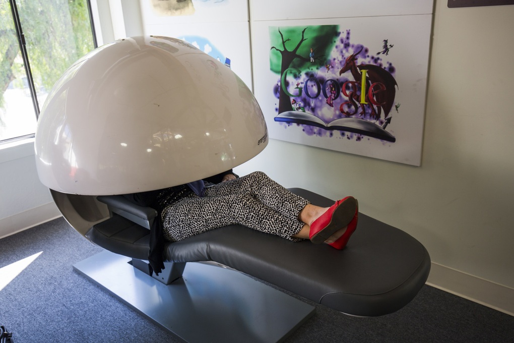 Dân văn phòng chứng minh tầm quan trọng của văn hóa ngủ trưa nơi công sở - 2