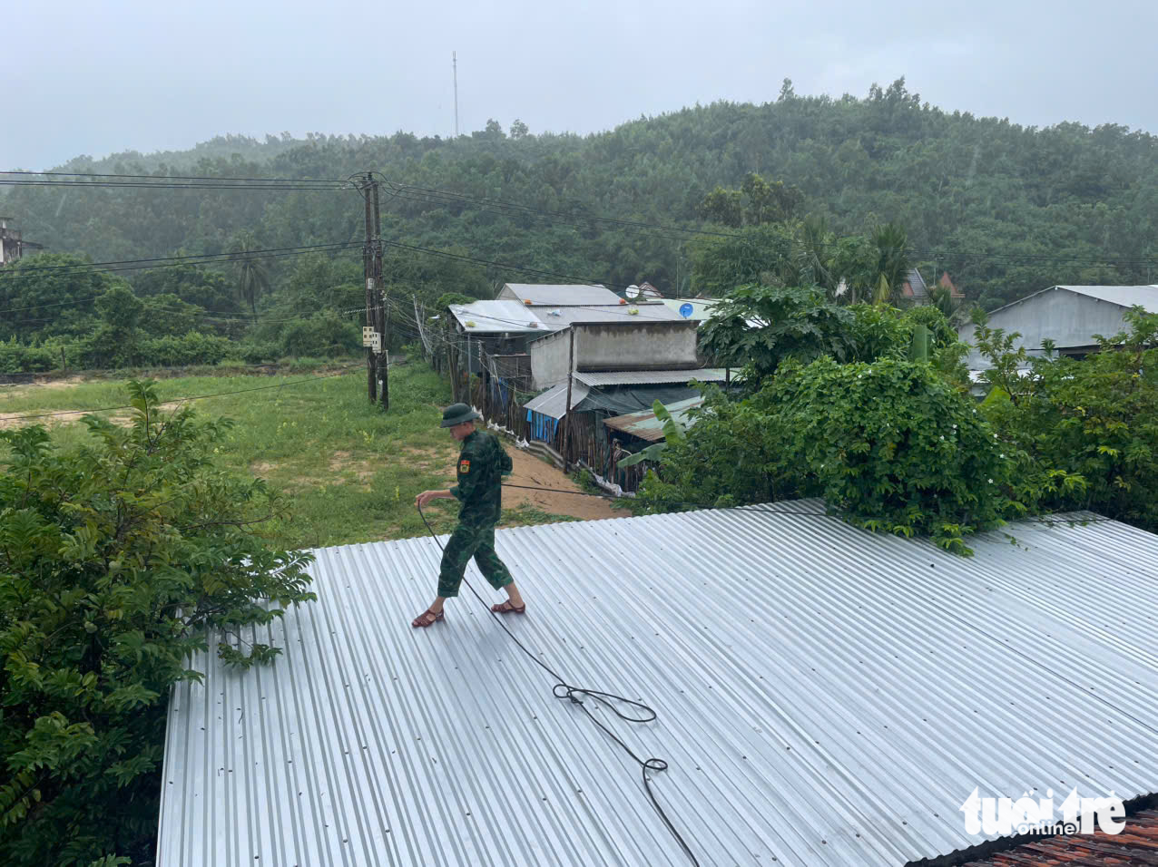 Lãnh đạo Đắk Lắk vận động dân sơ tán, 6.654 hộ dân Gia Lai sơ tán khẩn cấp tránh bão số 13 - Ảnh 6.