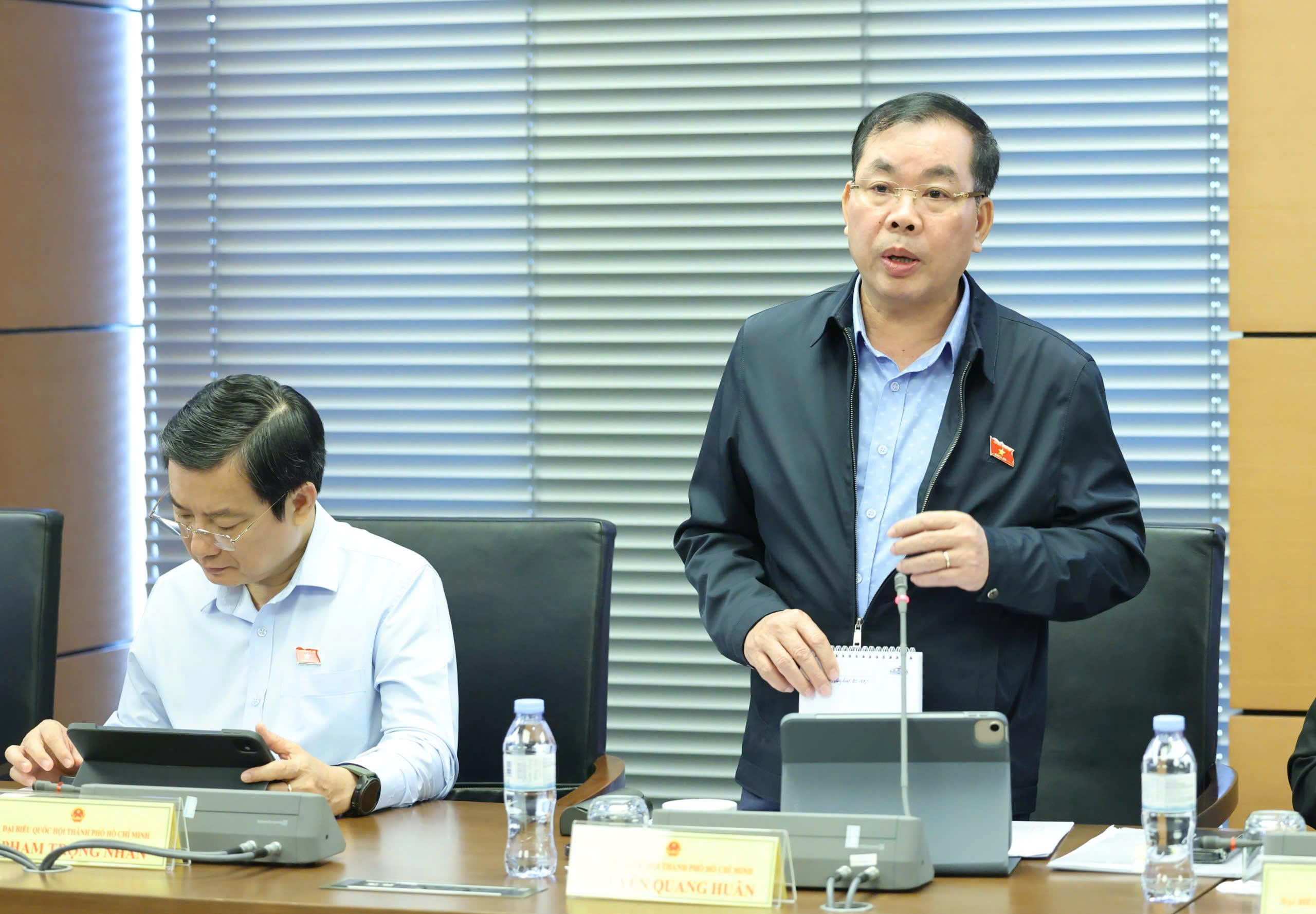 Lo những 'quả bom nổ chậm' từ chung cư cũ, đại biểu đề nghị cần quy định rõ để chủ động di dời dân - Ảnh 3.