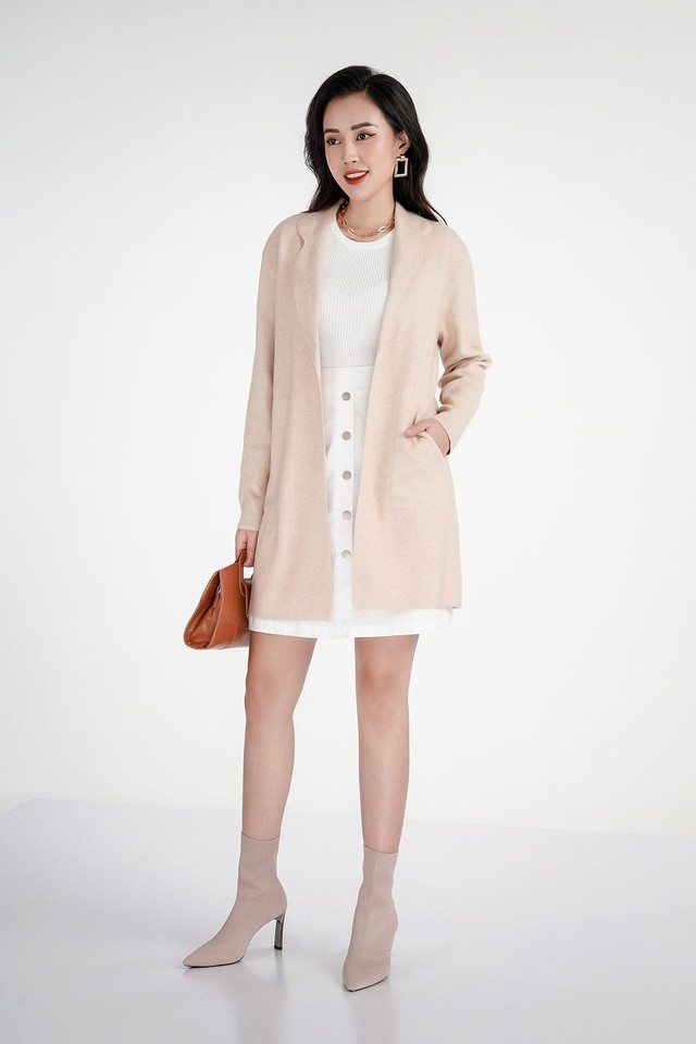 Từ công sở thanh lịch đến dạo phố phóng khoáng với áo cardigan dáng dài- Ảnh 4.