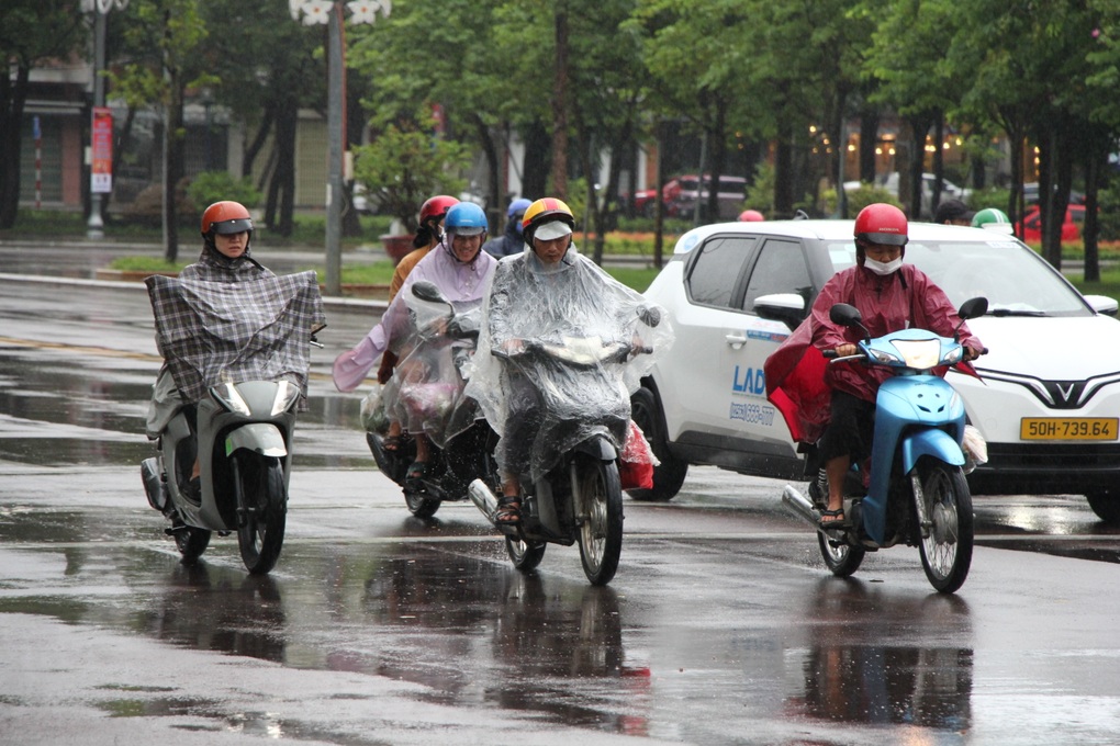 Bão Kalmaegi đổ bộ nhanh, yêu cầu kích hoạt mức ứng phó cao nhất - 2