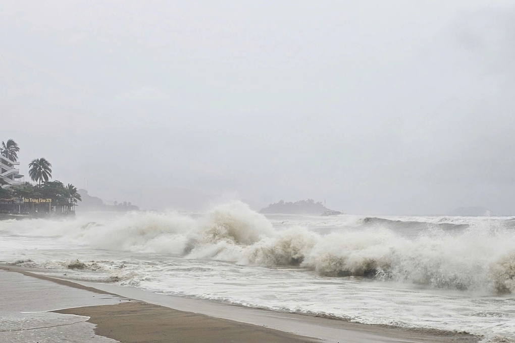 Bão Kalmaegi đổ bộ nhanh, yêu cầu kích hoạt mức ứng phó cao nhất - 3