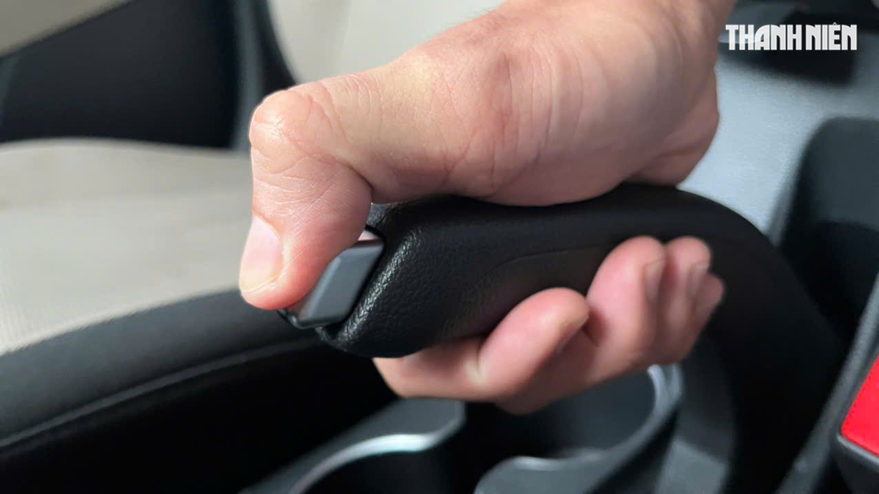 Vì sao không nên kéo phanh tay ô tô ngay sau khi rửa xe?- Ảnh 2.