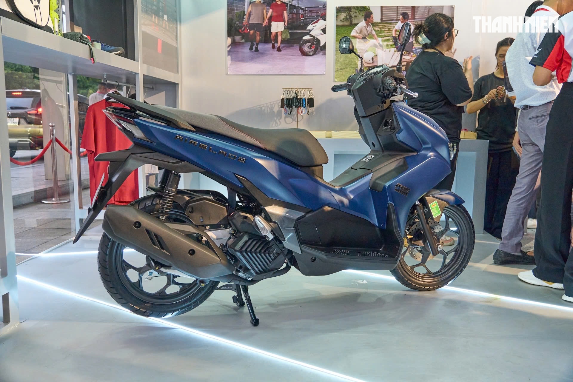 Honda, Yamaha đang nỗ lực níu giữ miếng bánh thị phần xe máy tại Việt Nam - Ảnh 2.