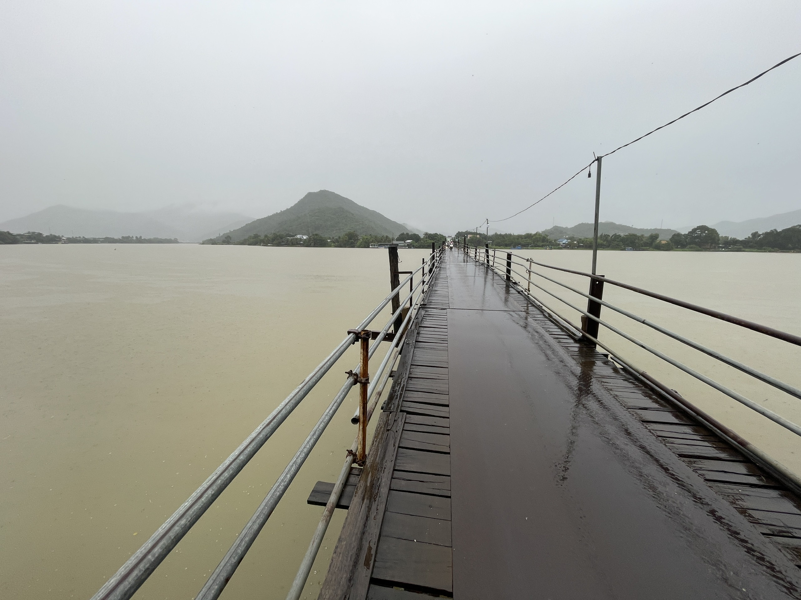 Khánh hòa cảnh báo lũ quét và sạt lở đất do bão Kalmaegi - Ảnh 2.