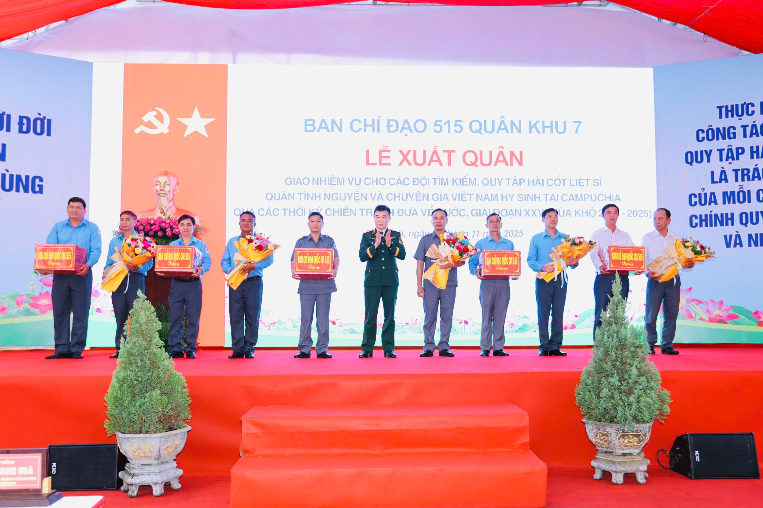 Quân khu 7 tổ chức lễ xuất quân làm nhiệm vụ tìm kiếm, quy tập hài cốt liệt sĩ tại Campuchia - Ảnh 5.