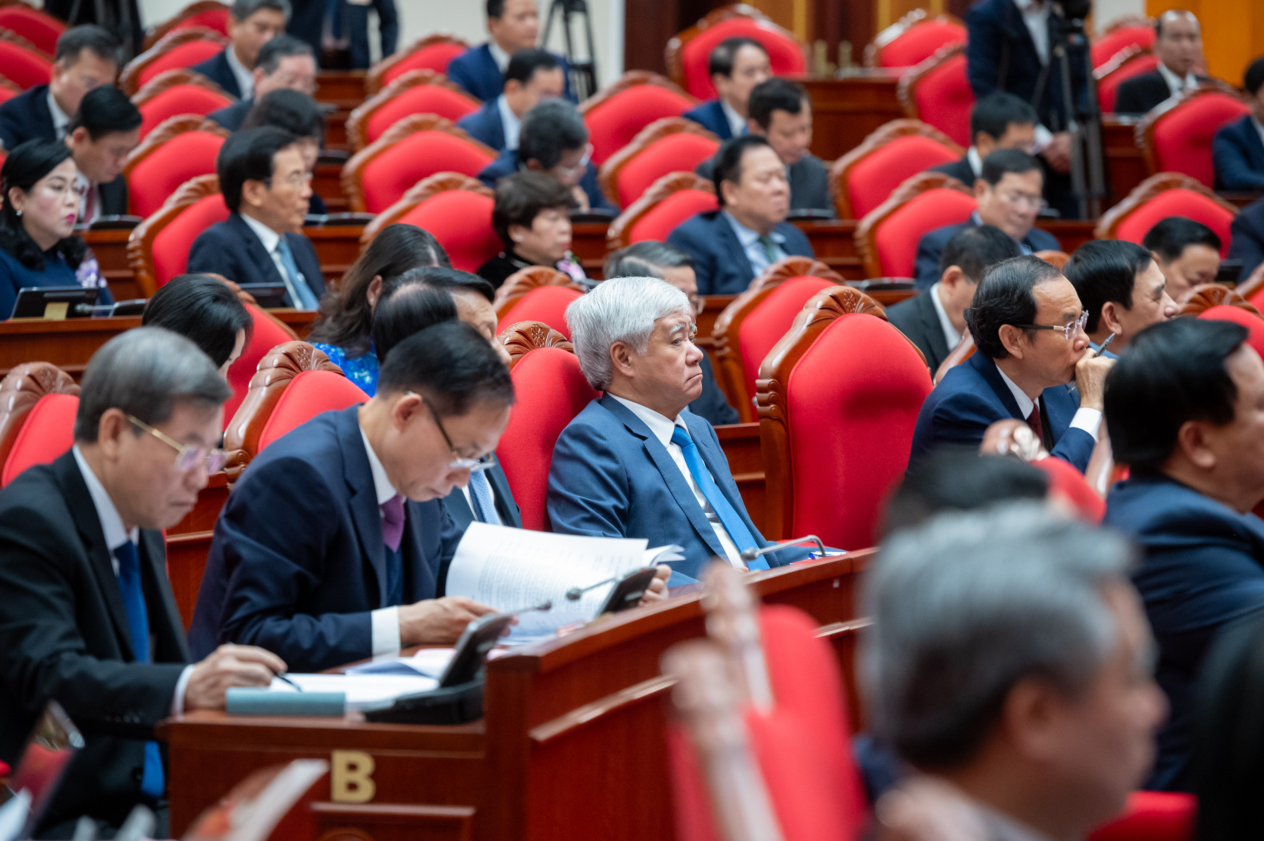 Thống nhất giới thiệu nhân sự tái cử, tham gia lần đầu Bộ Chính trị khóa XIV - Ảnh 2.