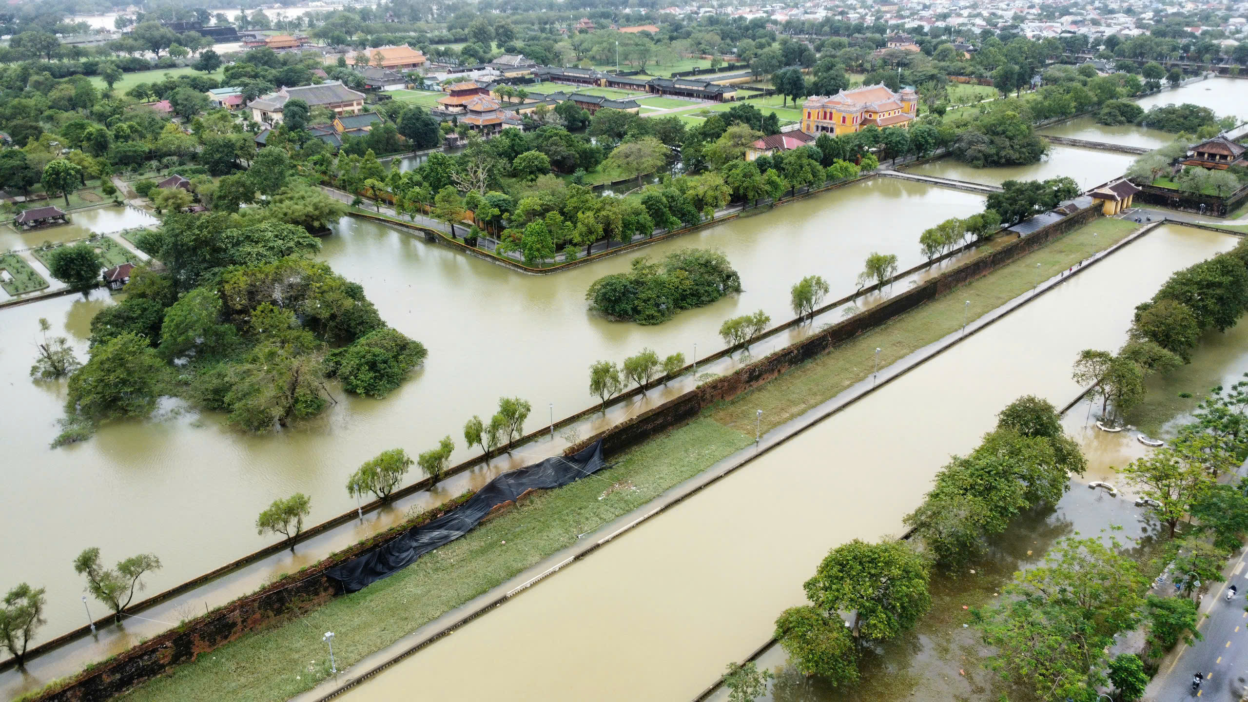 Sập tường trong Hoàng thành Huế: Bộ VH-TT-DL yêu cầu rà soát, ưu tiên khắc phục- Ảnh 3.