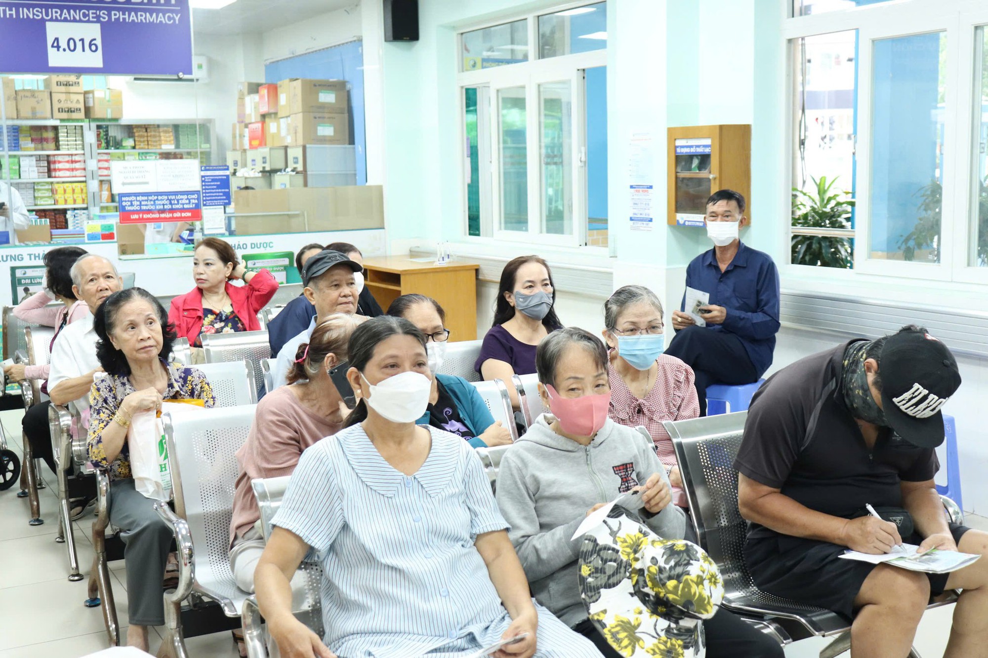 TP HCM: Đối tượng nào được hỗ trợ 100% BHYT?- Ảnh 2.