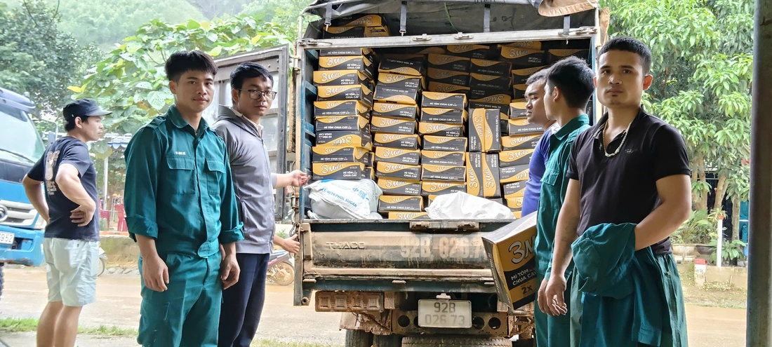 Ứng phó bão Kalmaegi, Chủ tịch Đà Nẵng yêu cầu 3 thủy điện hạ mực nước hồ chứa - Ảnh 8.