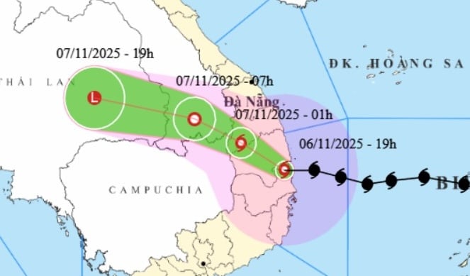 Bão Kalmaegi suy yếu xuống cấp 12, hàng trăm cuộc gọi cầu cứu - Ảnh 2.