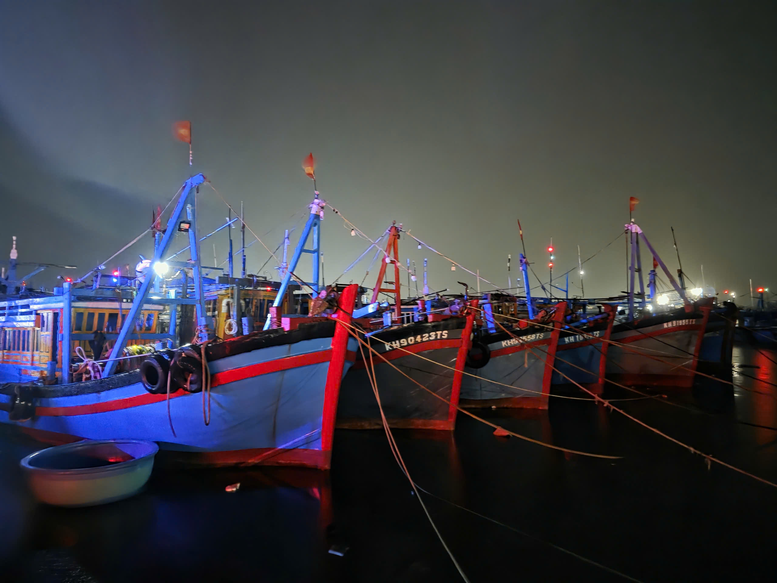 Bí thư Tỉnh ủy Khánh Hòa: 'An toàn tính mạng người dân là trên hết' - Ảnh 2.