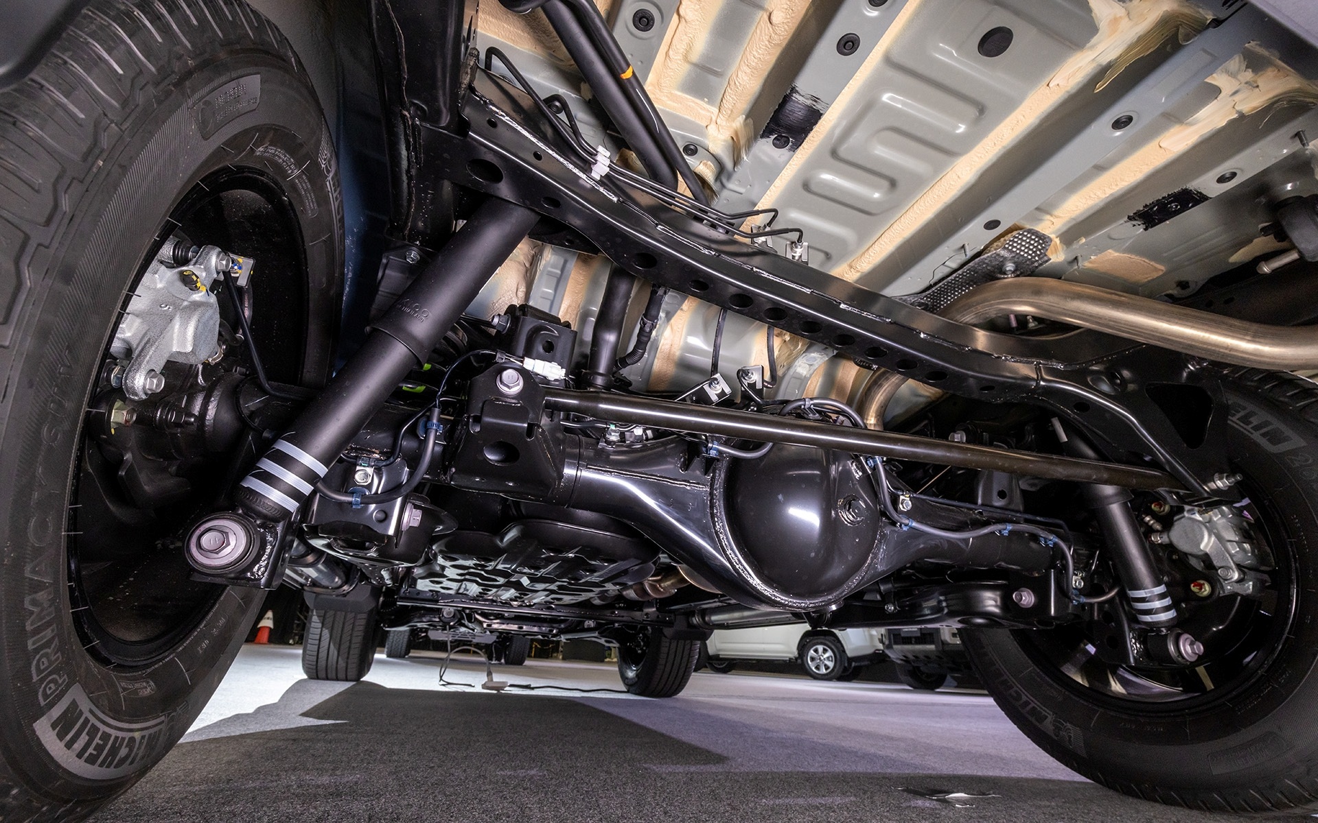 Cận cảnh Toyota Land Cruiser FJ: Off-road “thần sầu”, sẽ bán ở Việt Nam - 2