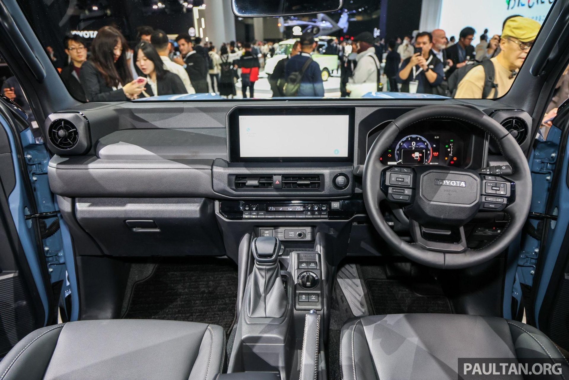 Cận cảnh Toyota Land Cruiser FJ: Off-road “thần sầu”, sẽ bán ở Việt Nam - 8