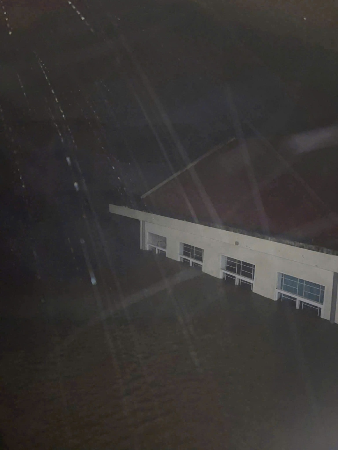 Bão Kalmaegi gây thiệt hại nặng nề tại nhiều nơi - Ảnh 17.