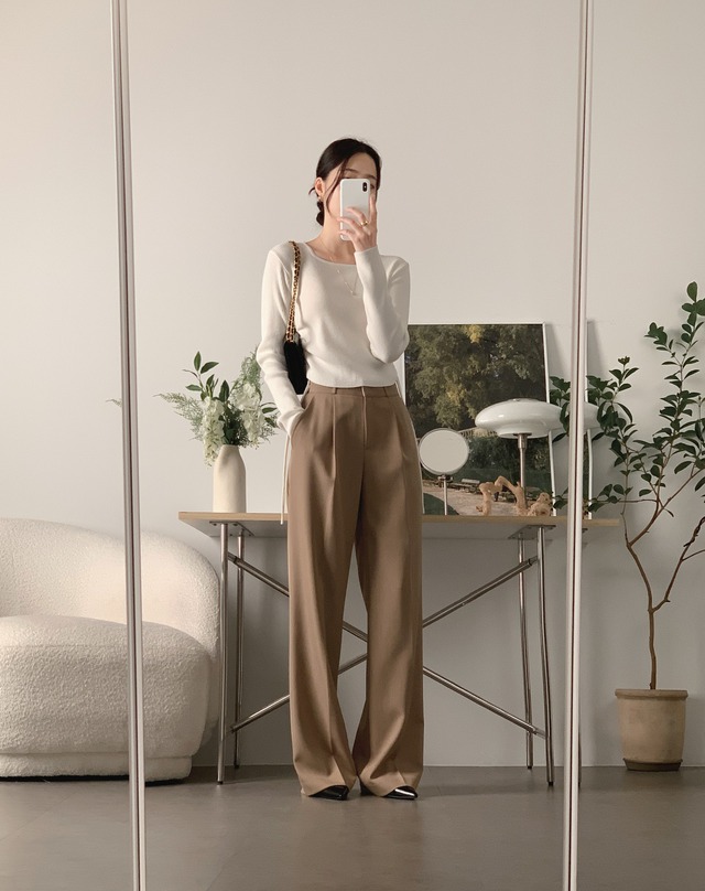 10 cách mặc quần màu be - item đang hot hơn cả quần trắng, ai thích style tối giản càng nên ghim- Ảnh 9.