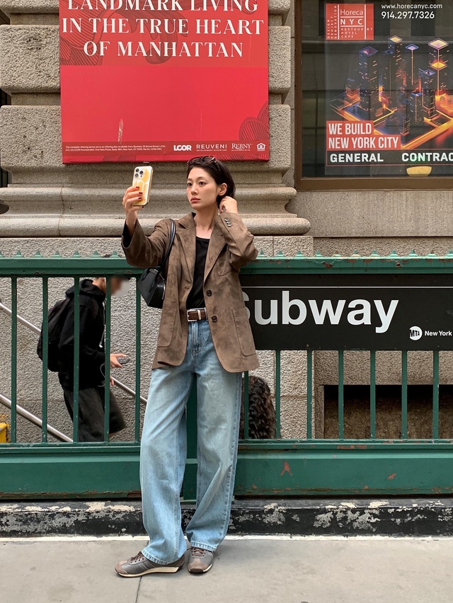 Sức mạnh của phối đồ: Biến quần jeans đơn giản trở nên sang xịn mịn hơn gấp bội với 10 công thức- Ảnh 6.