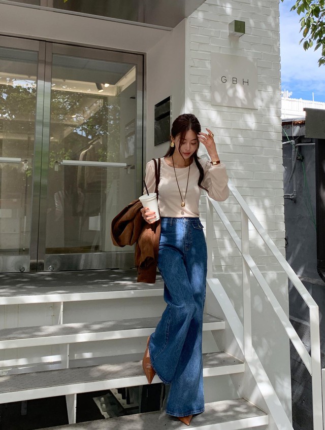 Sức mạnh của phối đồ: Biến quần jeans đơn giản trở nên sang xịn mịn hơn gấp bội với 10 công thức- Ảnh 10.