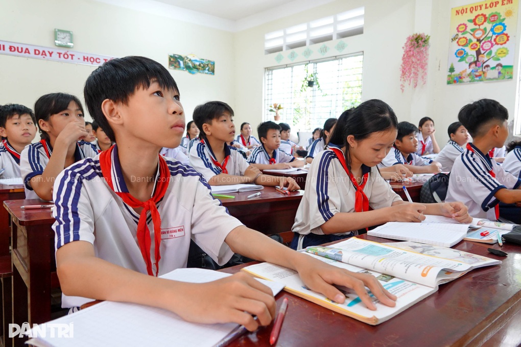 Mẹ bó rau thuê, cha phụ hồ nuôi con trai bị thận hư từ lúc 1 tuổi - 2