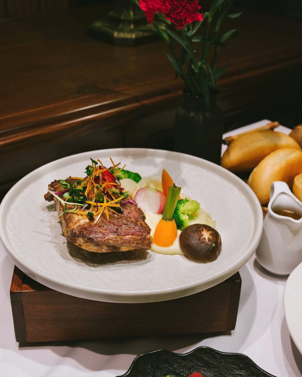 Top 5 quán đồ Âu ngon, thu hút thực khách khu vực Hoàn Kiếm - 6