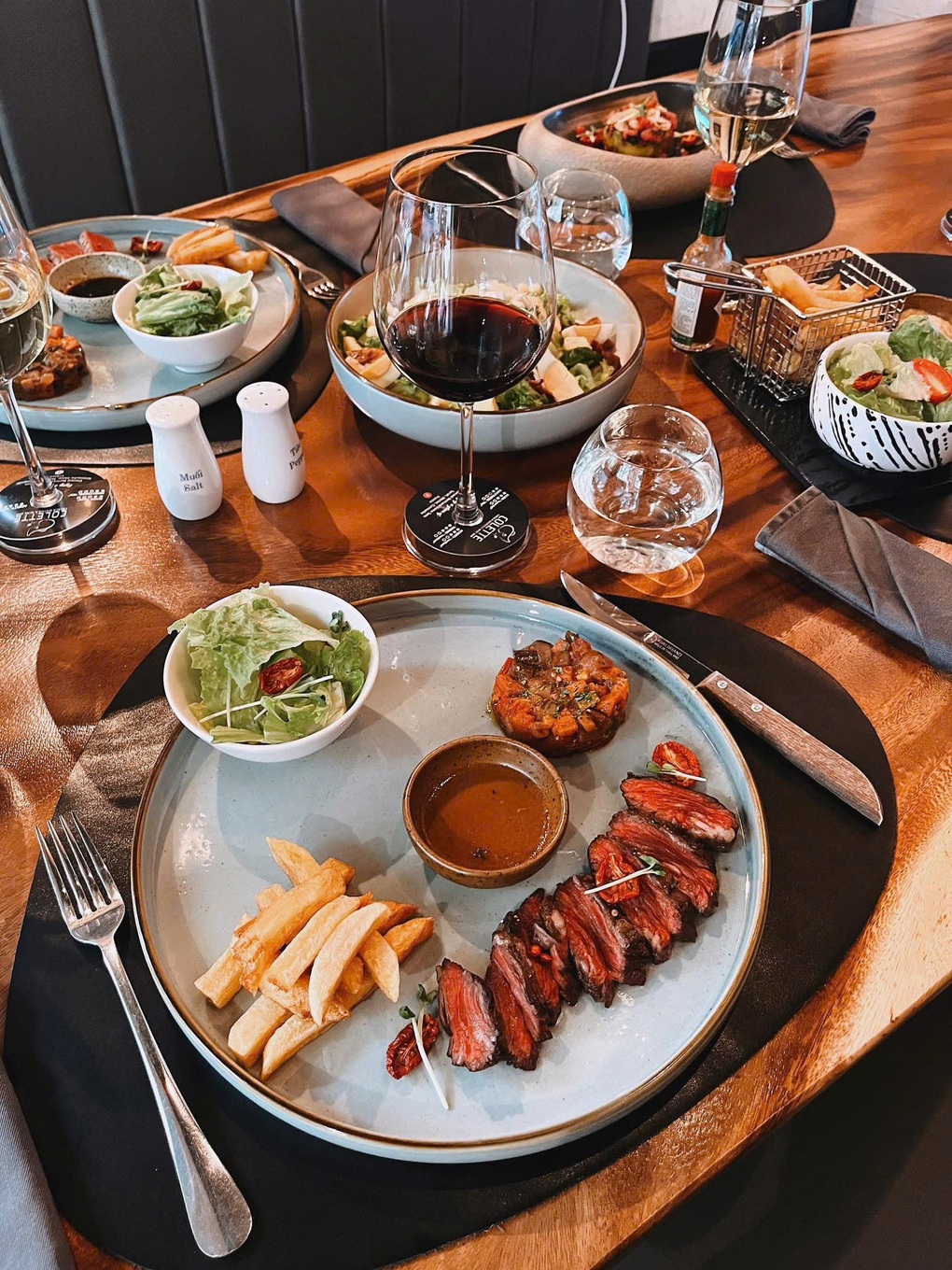 Top 5 quán đồ Âu ngon, thu hút thực khách khu vực Hoàn Kiếm - 7