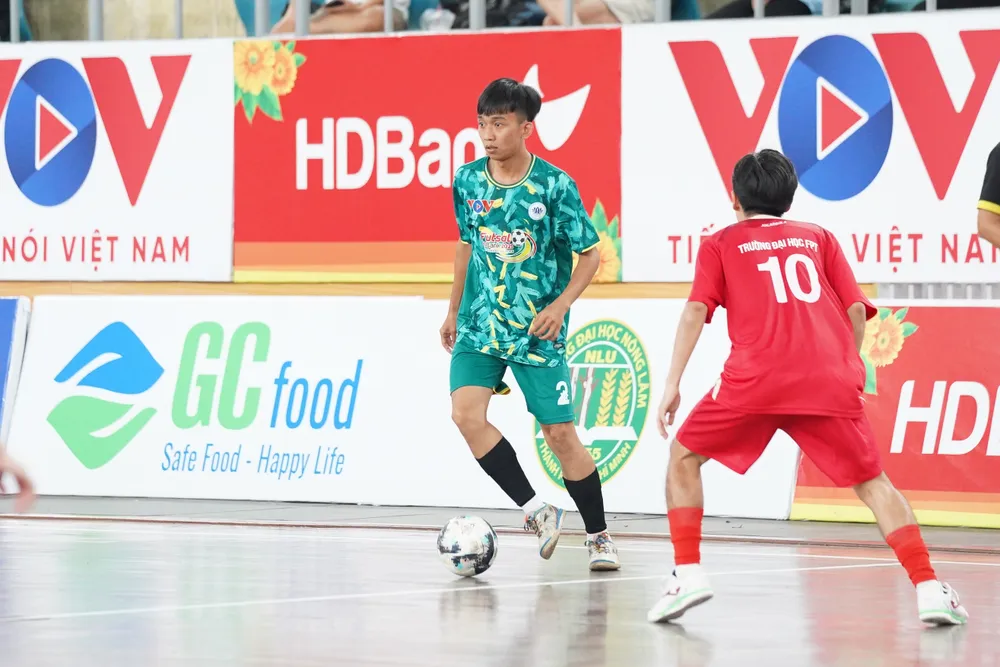 ruc-ro-sac-mau-va-kich-tinh-giai-futsal-sinh-vien-khu-vuc-tp-hcm (4).jpg