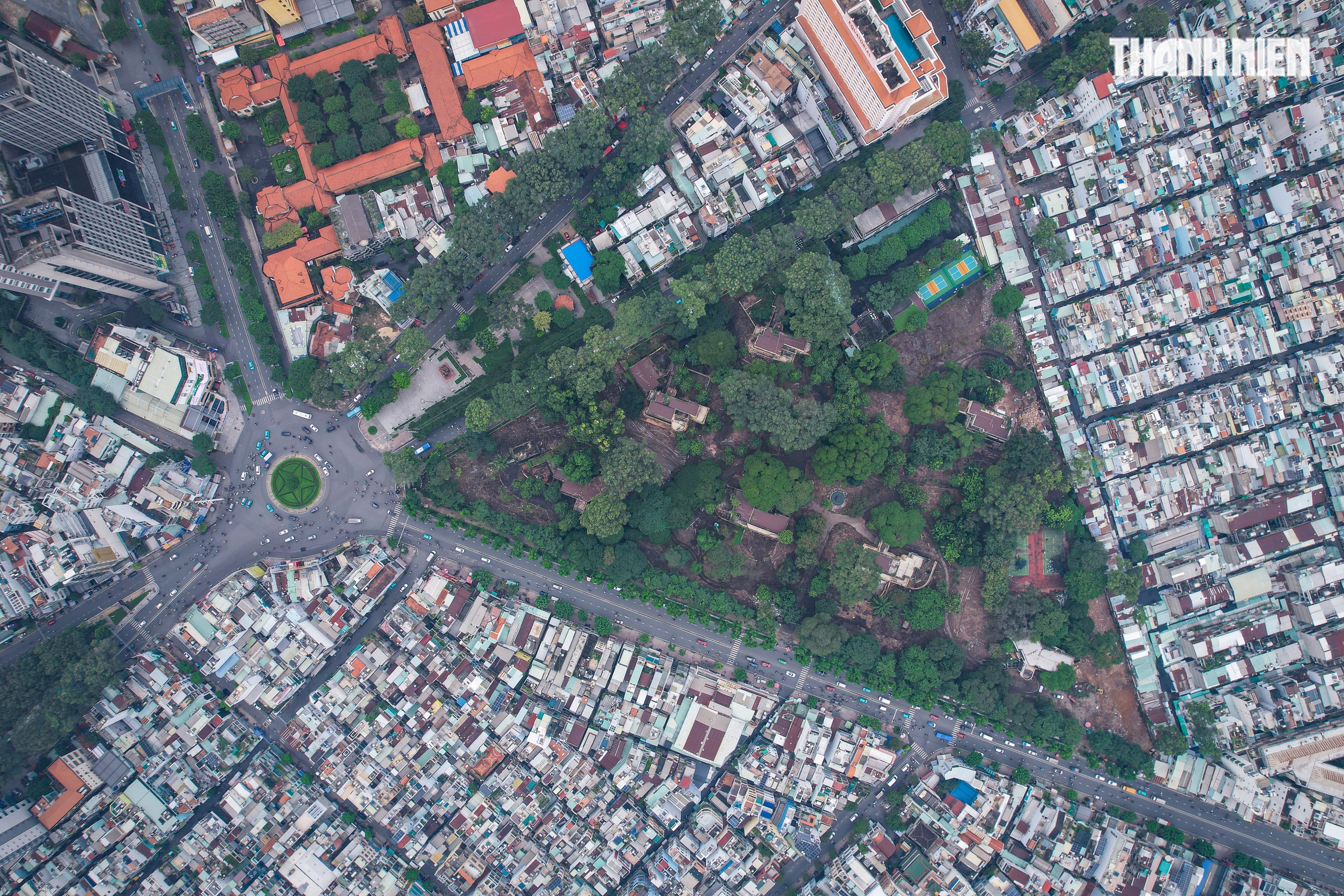 TP.HCM tất bật dọn 'đất vàng' để xây công viên và đài tưởng niệm nạn nhân Covid-19- Ảnh 13.