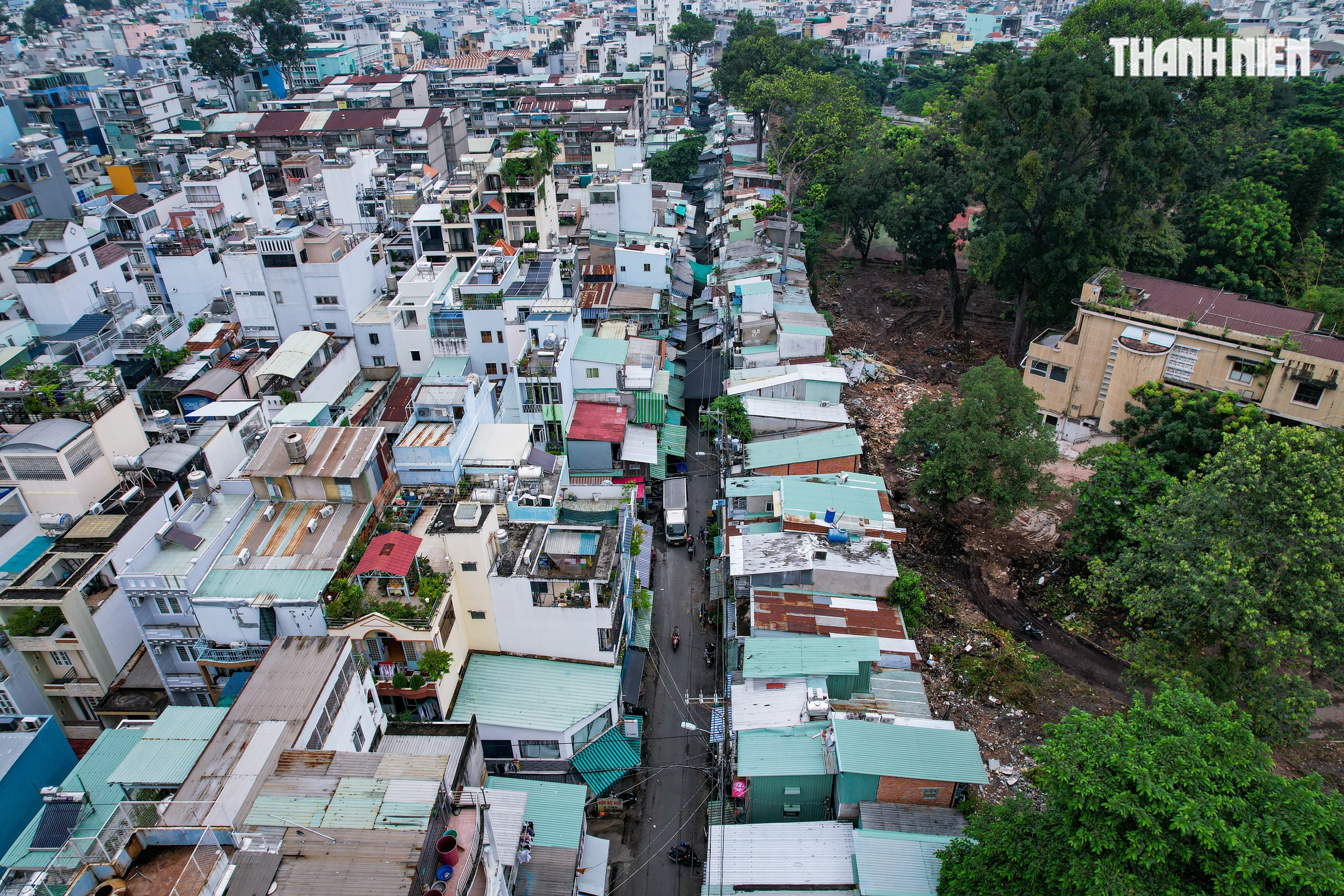 TP.HCM tất bật dọn 'đất vàng' để xây công viên và đài tưởng niệm nạn nhân Covid-19- Ảnh 14.