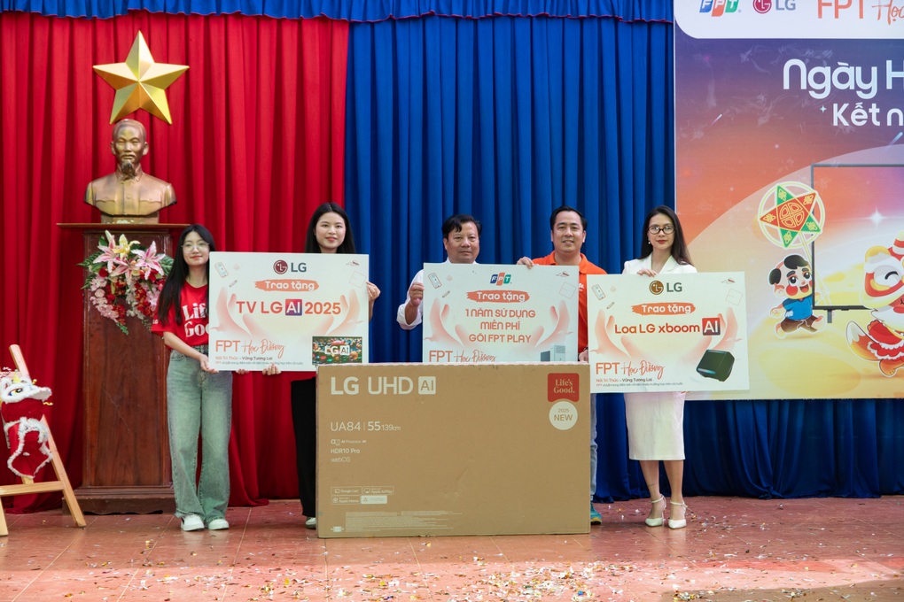 Hành trình FPT kết nối tri thức số đến lớp học vùng xa - 3