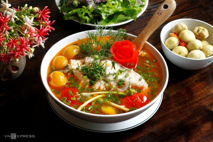Canh cá nấu quả thanh trà. Ảnh: Bùi Thủy