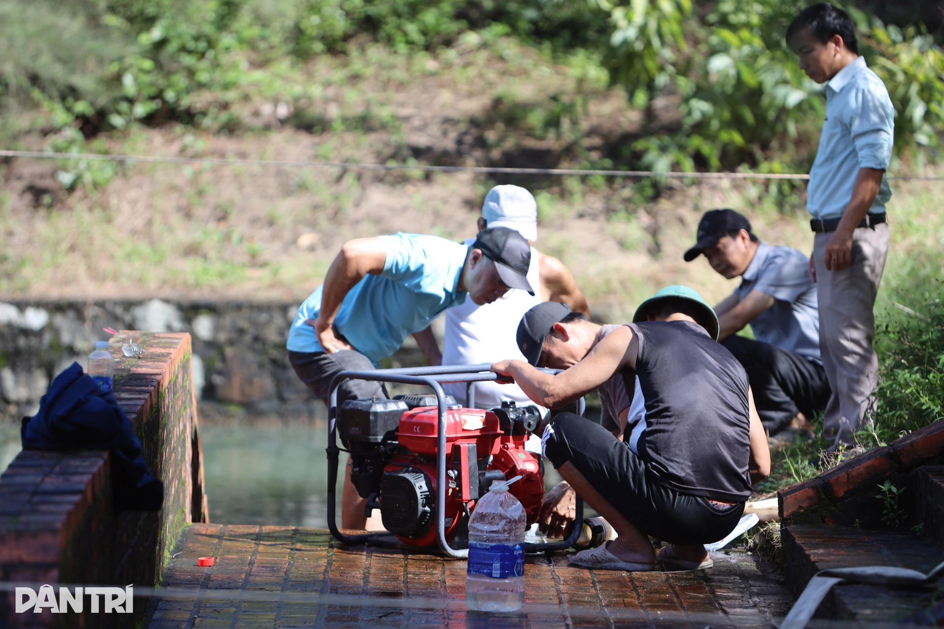 Tháp Chăm cổ nghìn năm tuổi nằm dưới mực nước biển bị ngập lụt kéo dài - 8