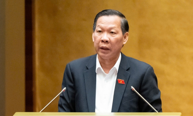 Ông Phan Văn Mãi trình bày báo cáo thẩm tra sáng 7/11. Ảnh: Cổng TTĐT Quốc hội