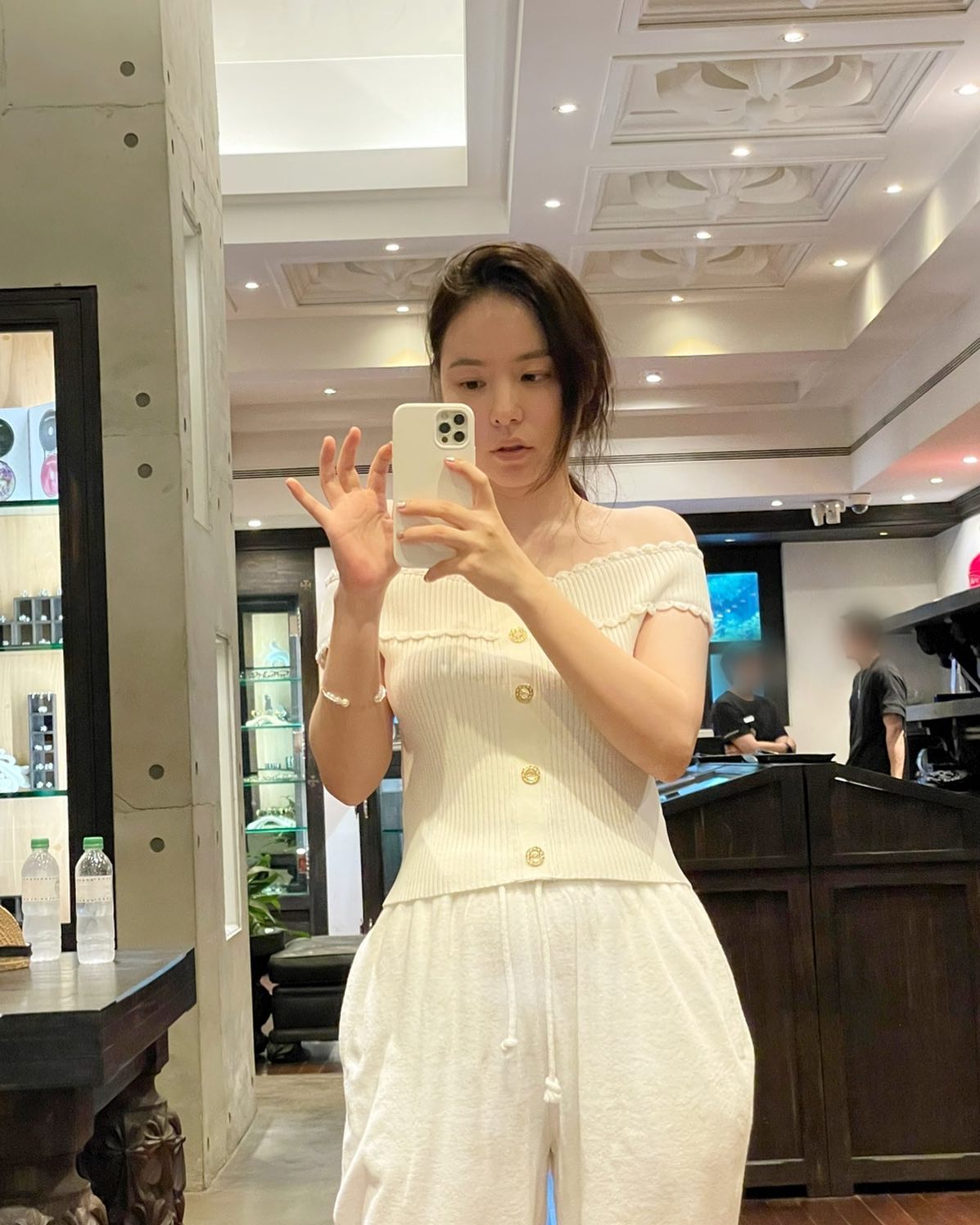 Minh tinh có body nóng bỏng bị soi tăng cân, cách đáp trả là sách mẫu cho phụ nữ U40- Ảnh 15.