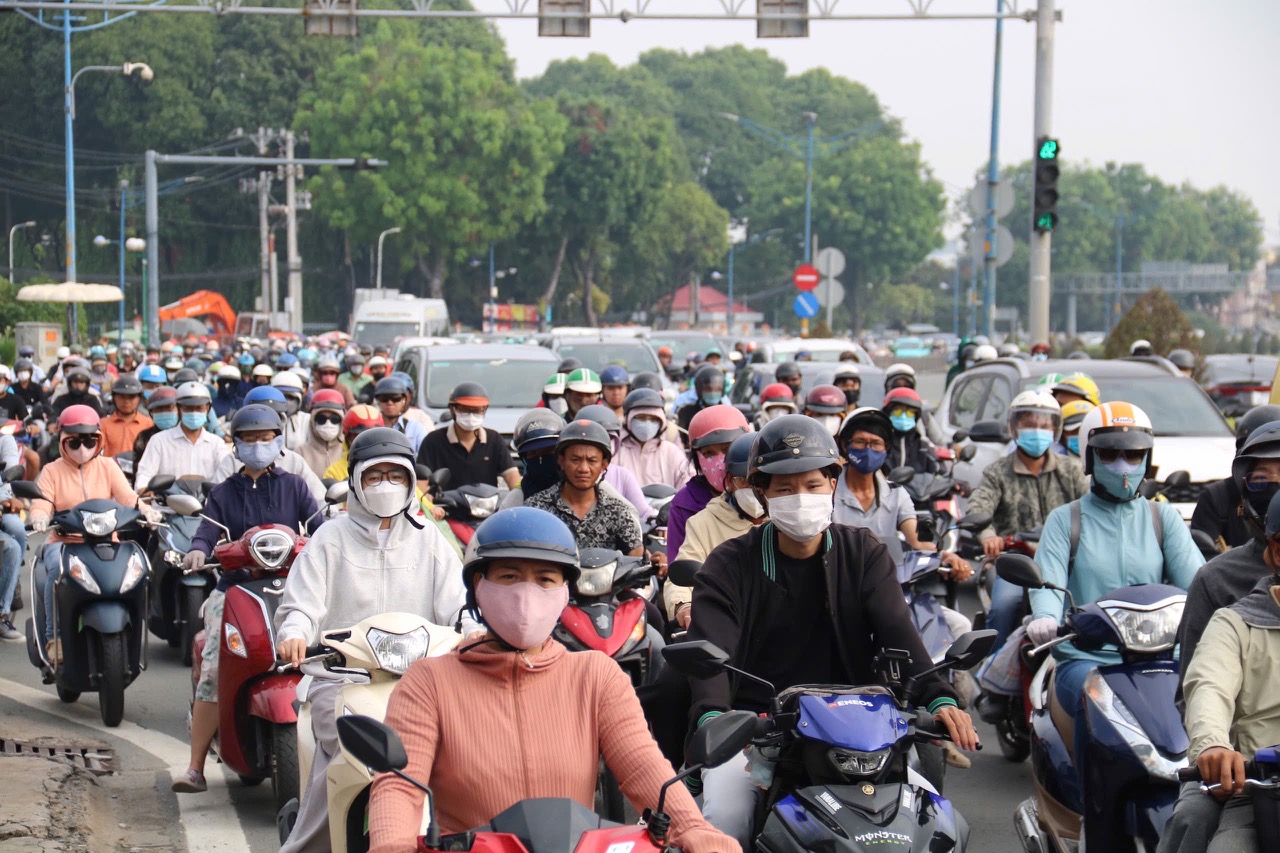 Kiểm định khí thải xe máy ở Hà Nội, TP HCM từ ngày 1-7-2027 - Ảnh 1.