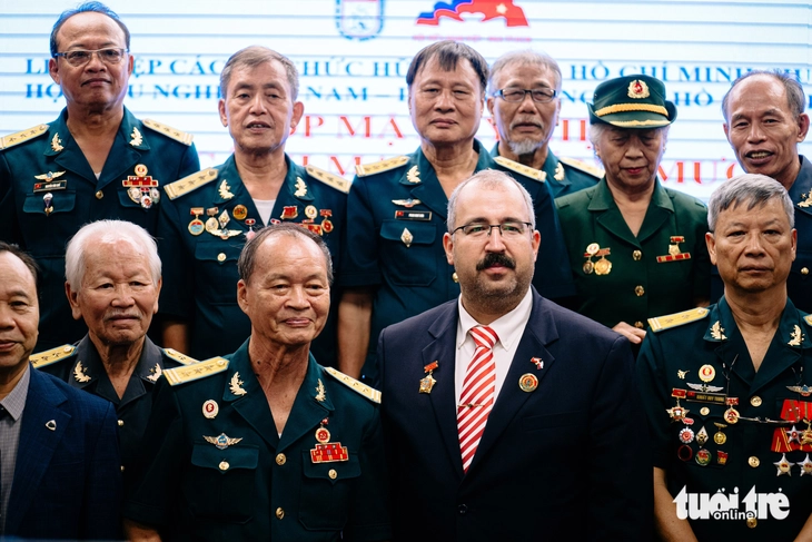 Họp mặt kỷ niệm 108 năm Cách mạng Tháng 10 Nga tại TP.HCM - Ảnh 6.