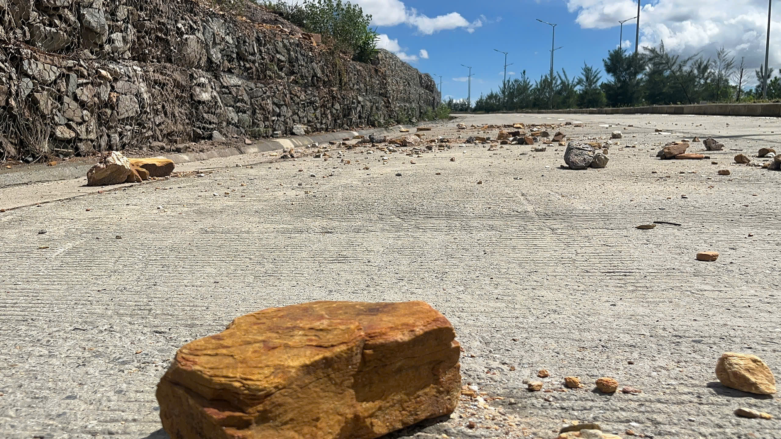 Đường vành đai 1.500 tỉ tại Đà Nẵng tiếp tục sạt lở - Ảnh 5.