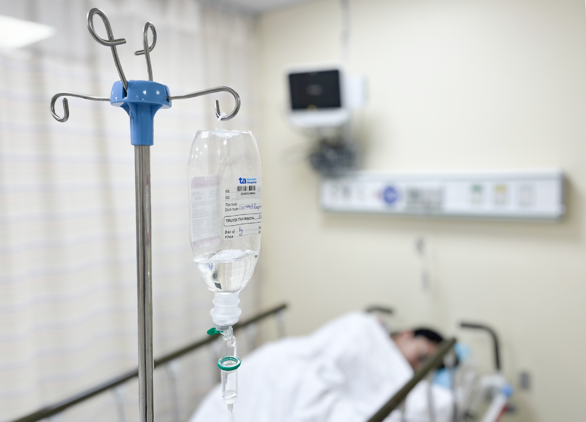 Vụ hàng chục người ngộ độc sau khi ăn bánh mì: Thêm 11 ca bệnh mới - Ảnh 2. Vụ hàng chục người ngộ độc sau khi ăn bánh mì: Thêm 11 ca bệnh mới - Ảnh 2.