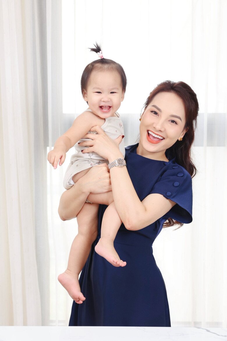 Dàn sao Sống Chung Với Mẹ Chồng: Bảo Thanh lui về chăm con, Anh Dũng mang danh "bạn trai Trương Ngọc Ánh" 6 Giữa lúc tên tuổi đang lên như diều gặp gió, Bảo Thanh quyết định tạm gác lại việc đóng phim.